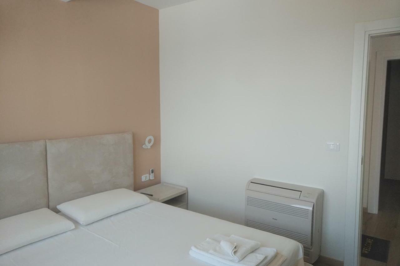 Deluxe Sea Apartment Vlorë Exterior foto