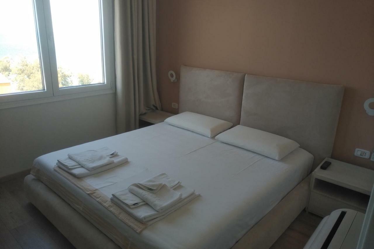 Deluxe Sea Apartment Vlorë Exterior foto