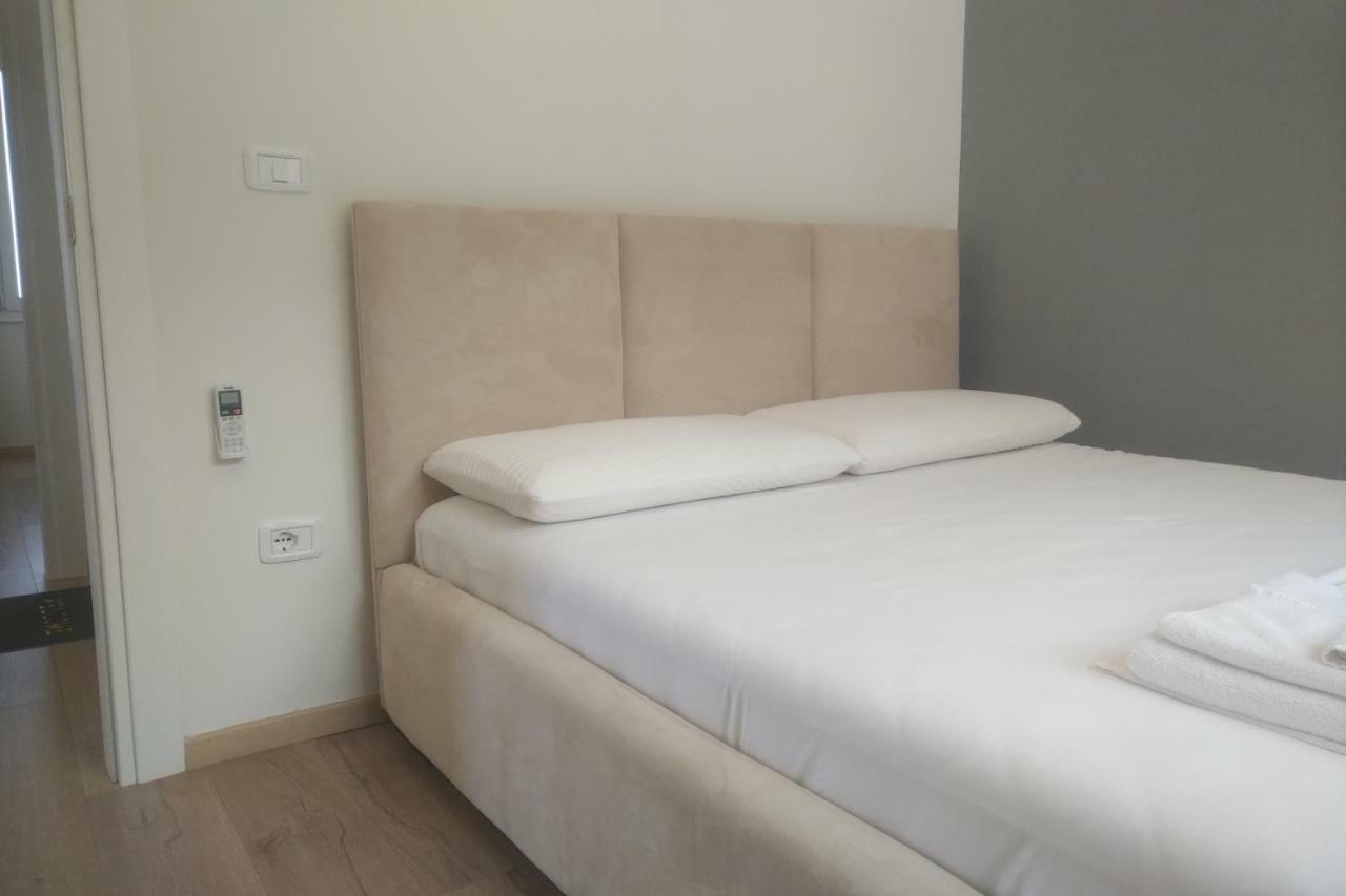 Deluxe Sea Apartment Vlorë Exterior foto